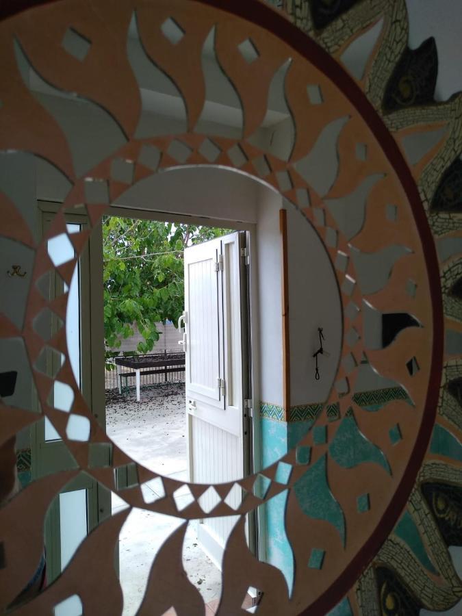 Villa Casale Hibiscus Santa Maria Del Focallo Exterior foto